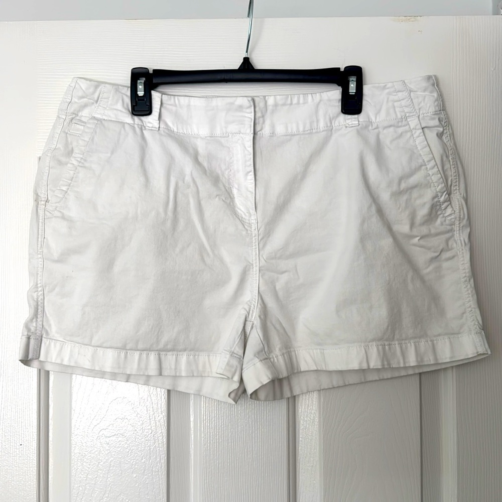 Vineyard Vines shorts